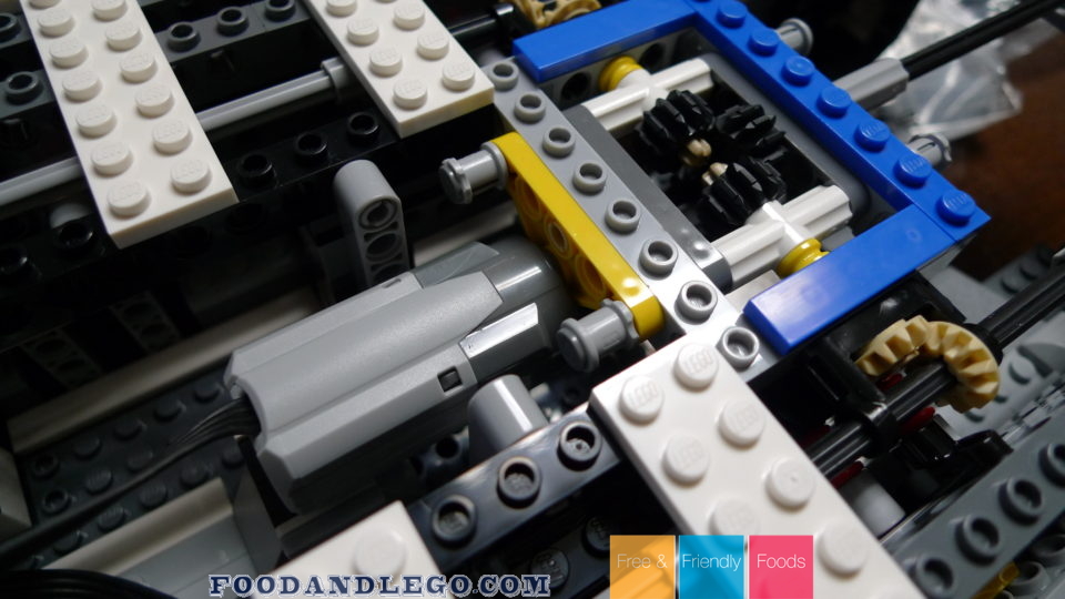 Free and Friendly Foods LEGO Review S.H.I.E.L.D. Helicarrier